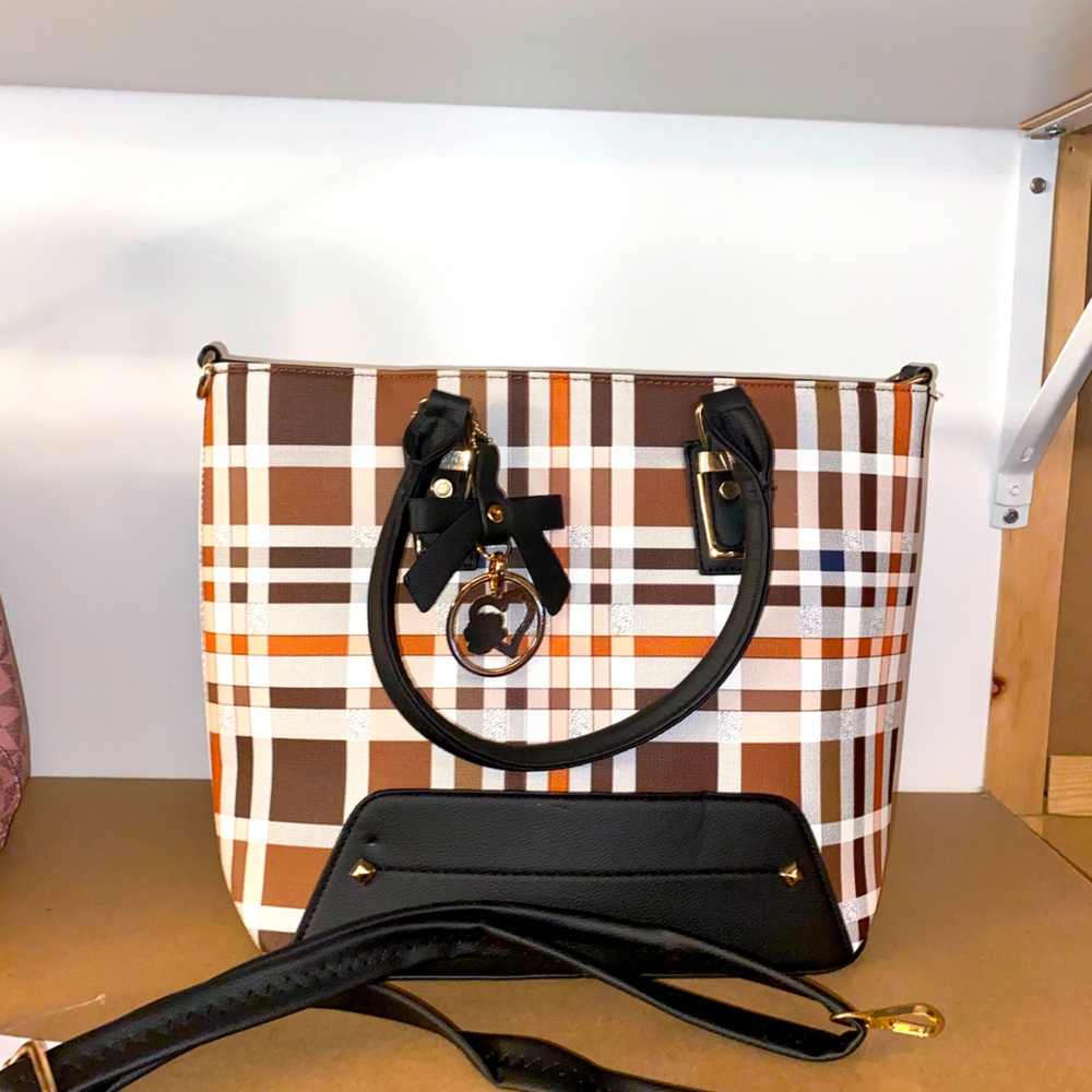 Beautiful plaid shoulder bag NWT